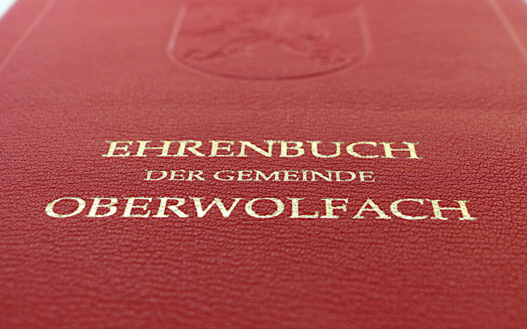 Goldprägung und Blindprägung, Detailsansicht (Goldenes Buch Oberwolfach)